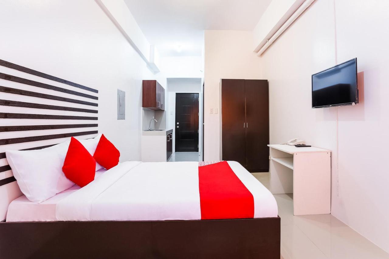 Oyo 505 Jardin Suites Манила Экстерьер фото