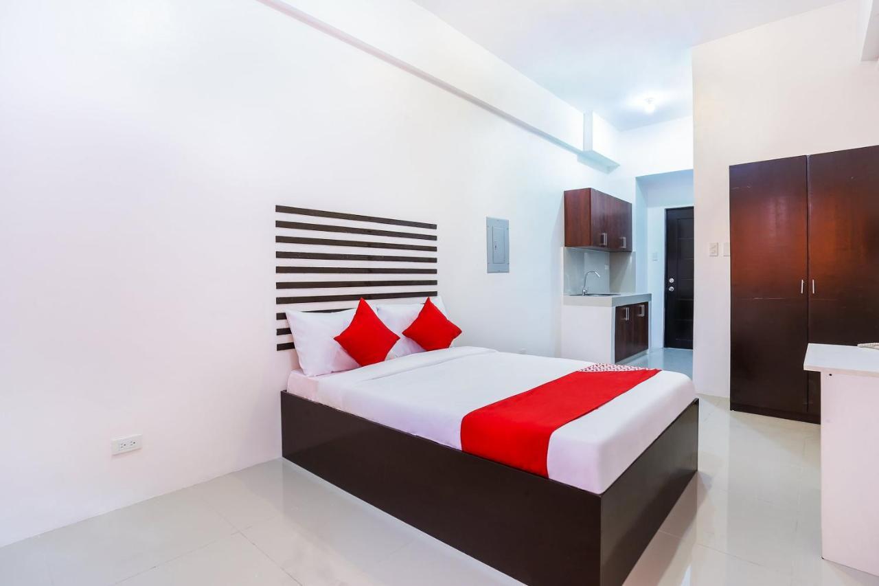 Oyo 505 Jardin Suites Манила Экстерьер фото