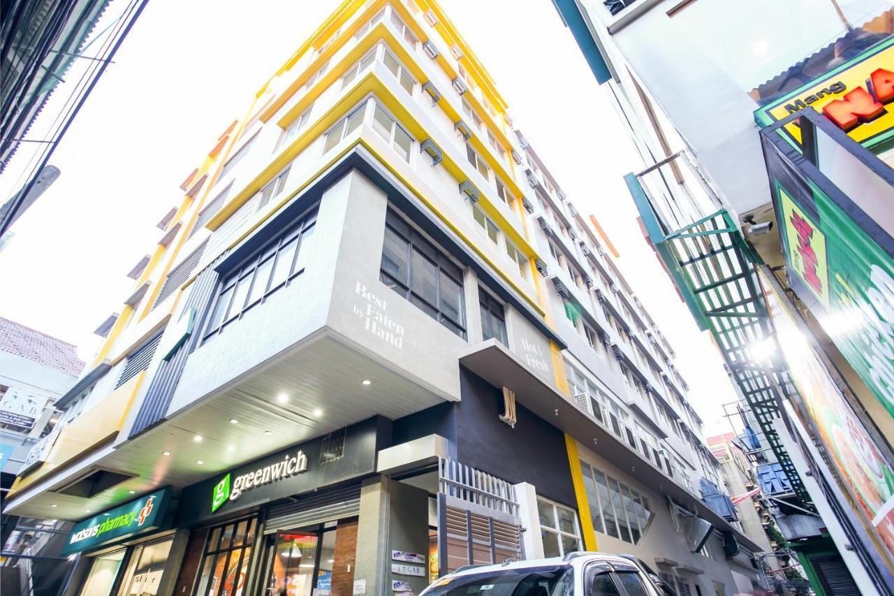 Oyo 505 Jardin Suites Манила Экстерьер фото