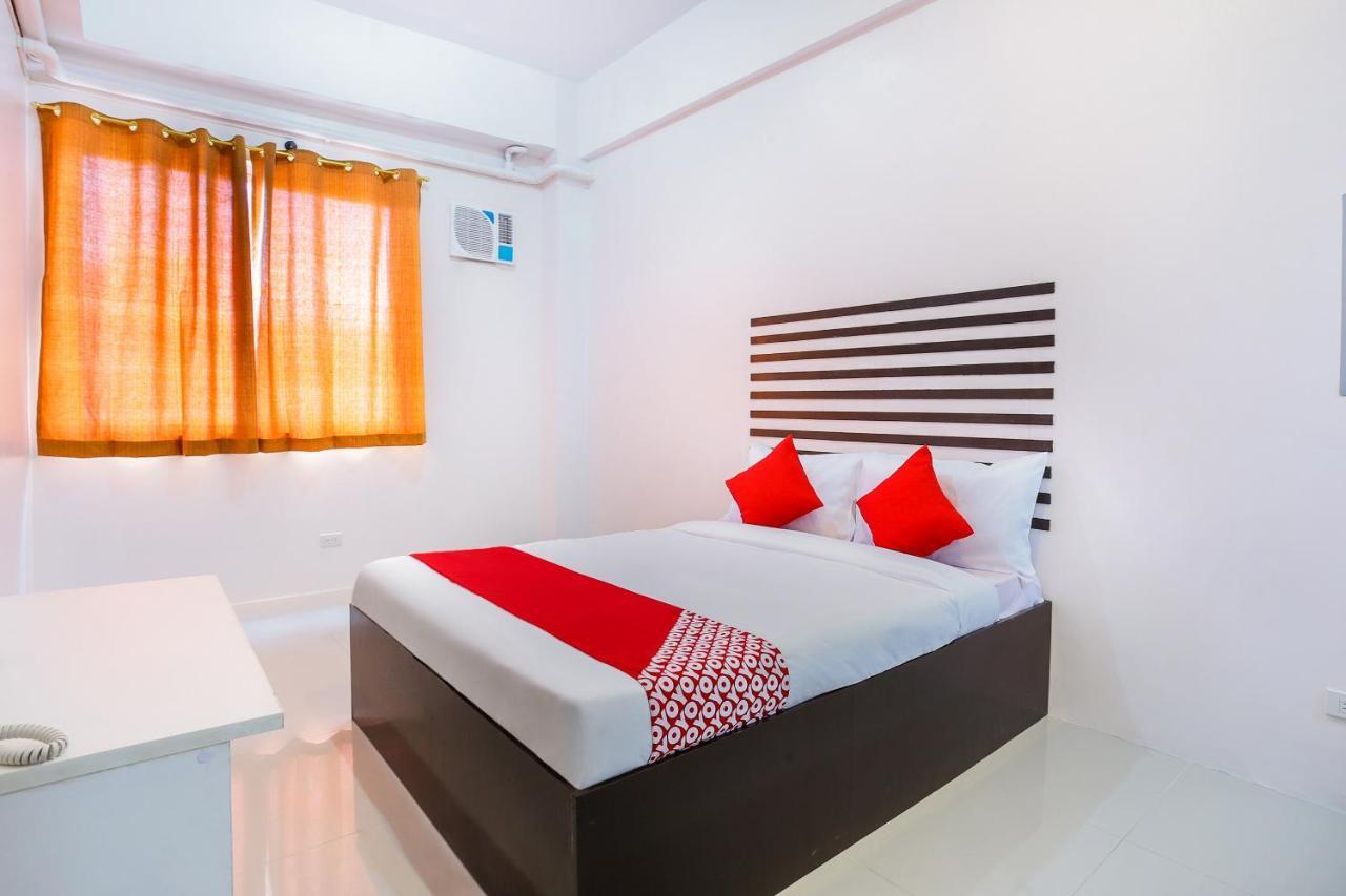 Oyo 505 Jardin Suites Манила Номер фото