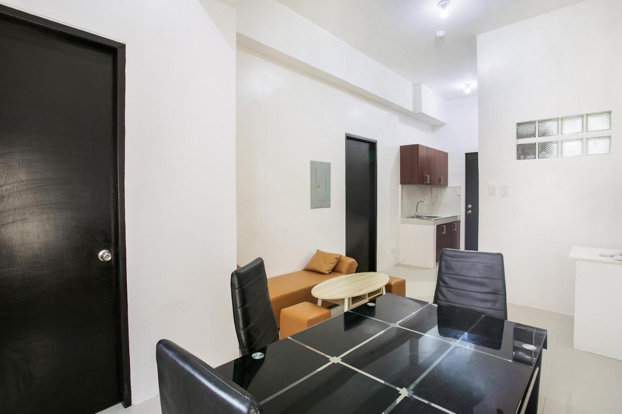 Oyo 505 Jardin Suites Манила Экстерьер фото