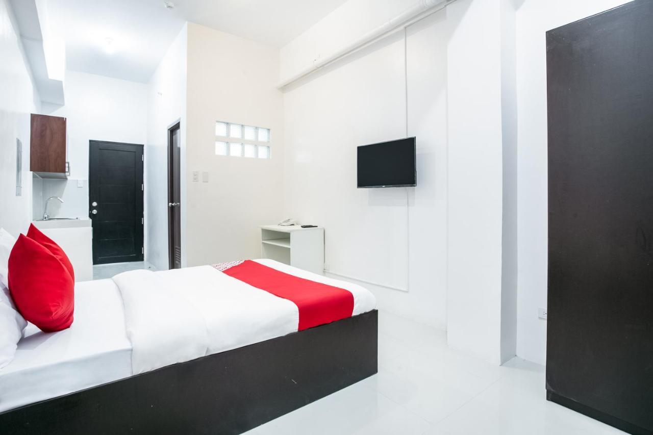 Oyo 505 Jardin Suites Манила Экстерьер фото