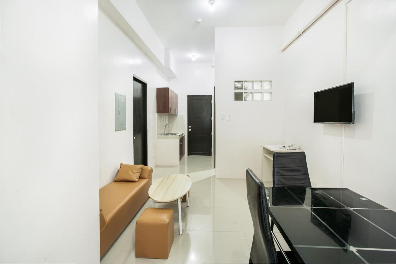 Oyo 505 Jardin Suites Манила Экстерьер фото