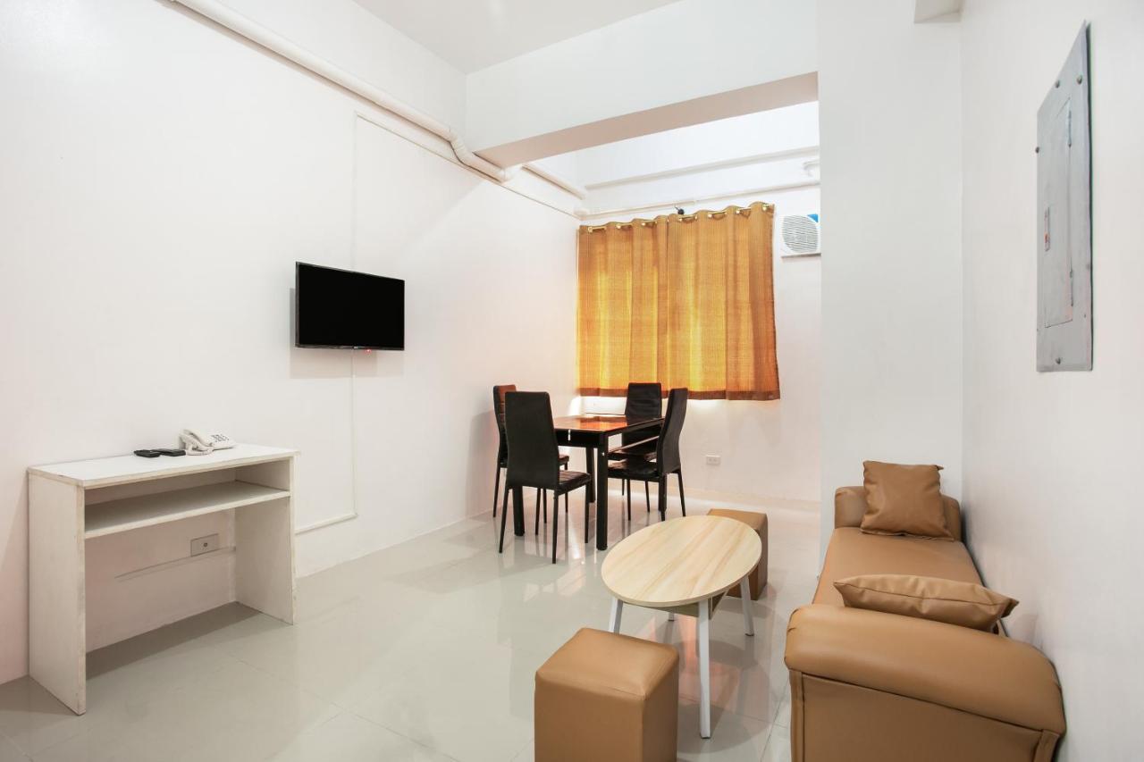 Oyo 505 Jardin Suites Манила Экстерьер фото